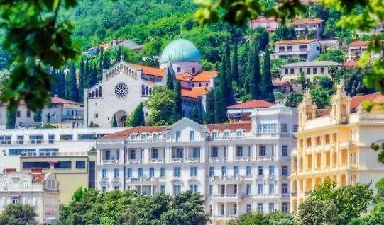 Petite Boudoir Apartment Opatija Croatia