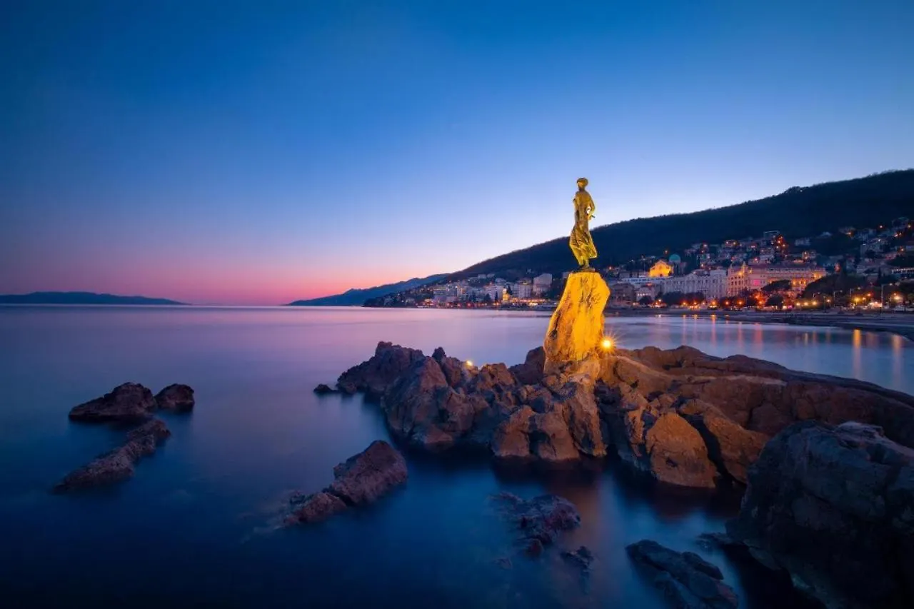 Petite Boudoir Apartment Opatija